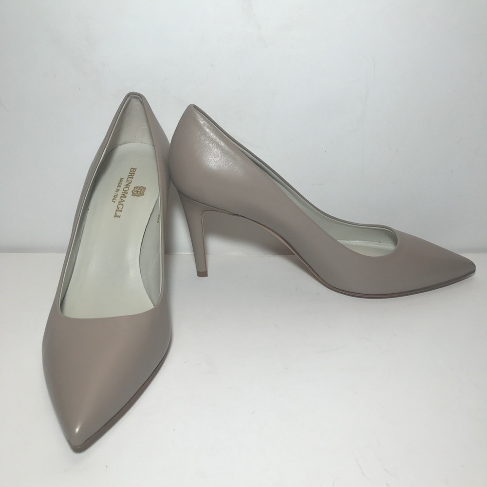 Bruno Magli Women's Telma Taupe Leather Pumps size 8 - Picture 4 of 8
